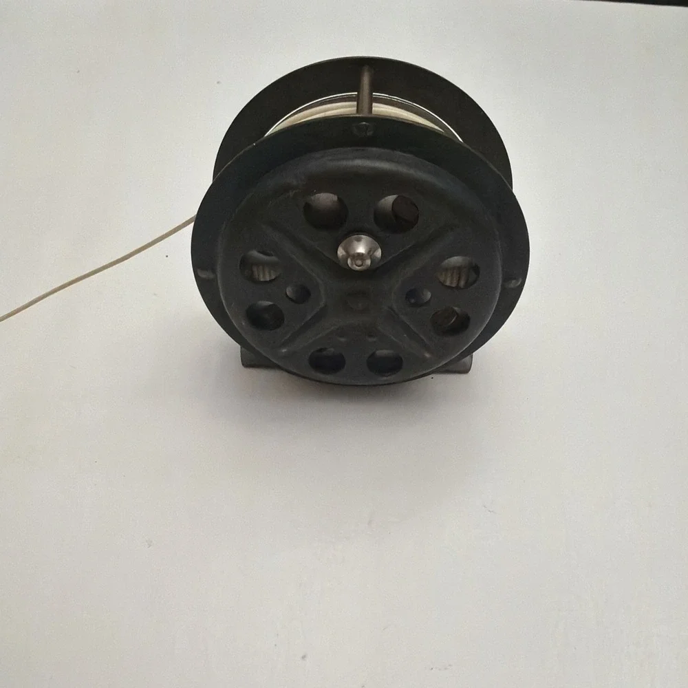 VINTAGE ( PFLUEGER ) PROGRESS 1774 FLY REEL/ CLEAN 🫧/ SEE PHOTOS
